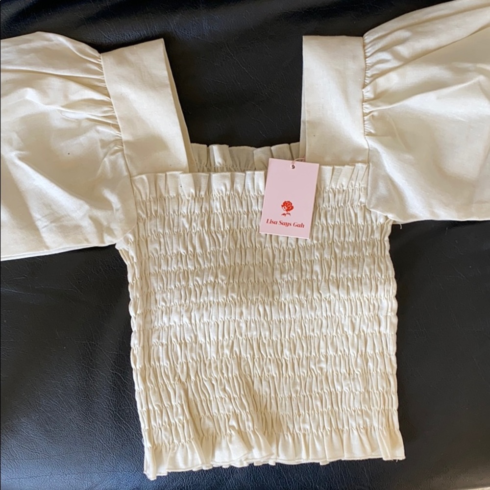 Lisa Says Gah linen top!